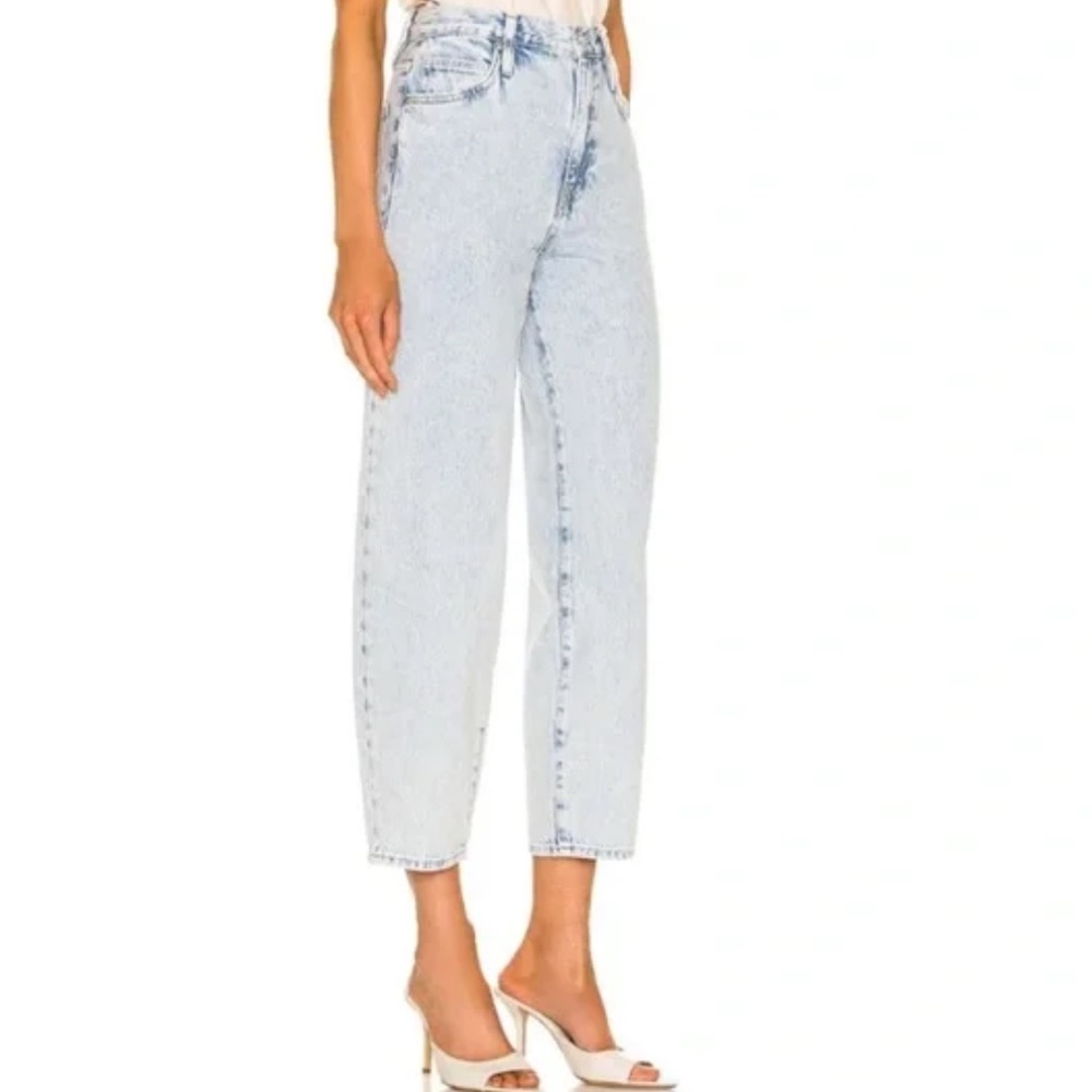 Frame Ultra High Rise Barrell Light Wash Ankle Jeans